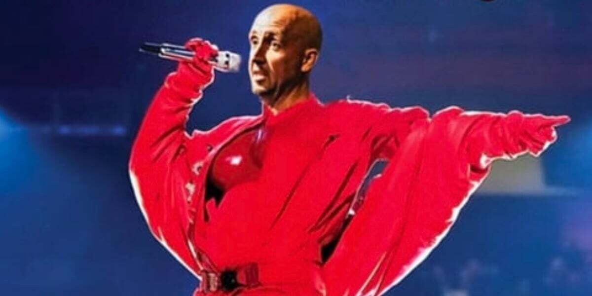 A Scottish Bald Man Sings Rihanna