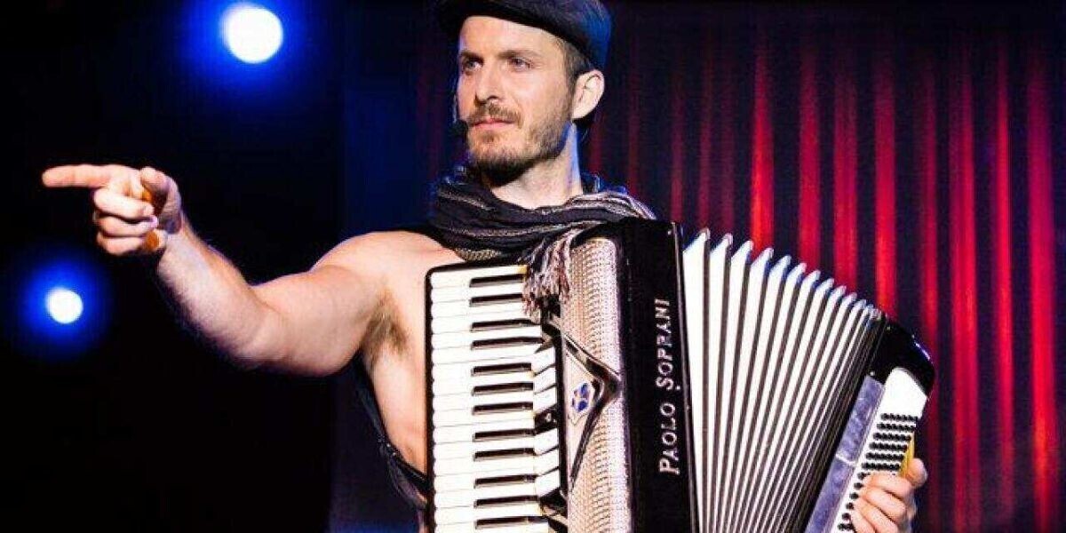 Le Faux-French Cabaret