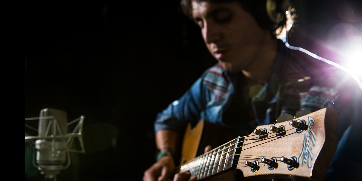 Jeremias Sosa Latin and Spanish guitarist and voclalist in the studio