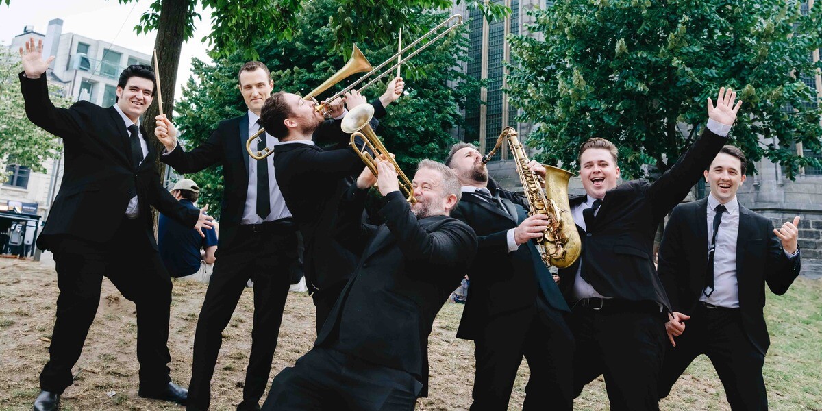 Roarin 20's - The Gatsby Gala featuring Adam Hall and the Velvet Playboys