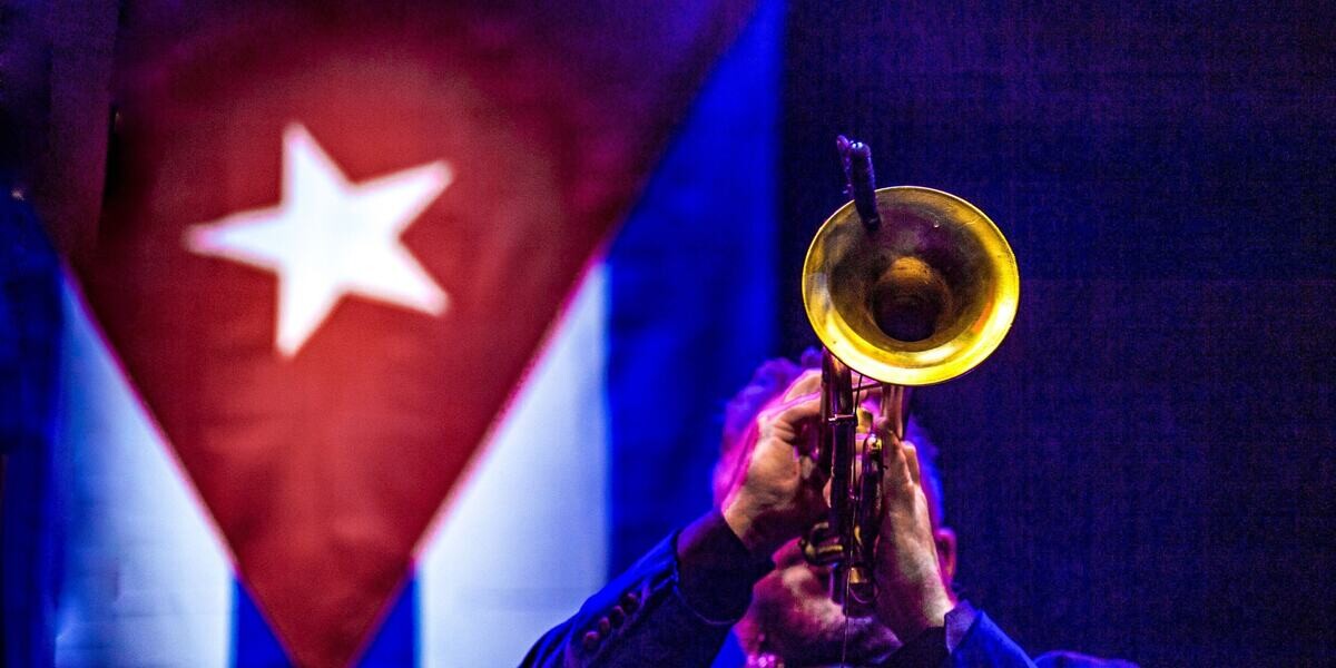 Cuban Young Guns ft Adam Hall - A Latin Fiesta